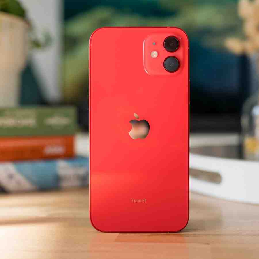 Qu'y a-t-il dans la boîte de l'iPhone 12?